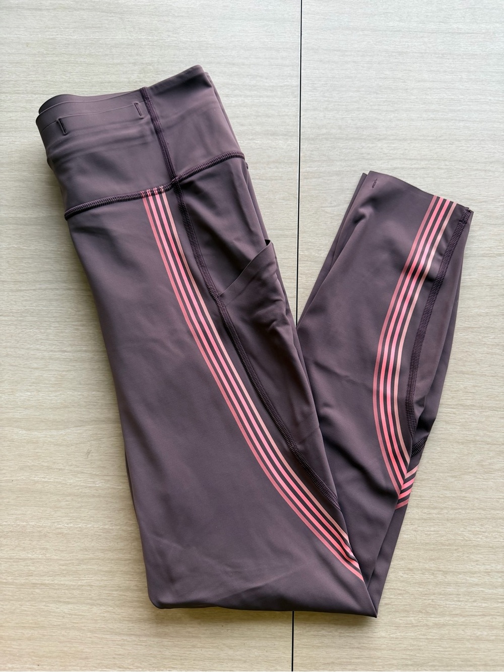 Lululemon Women’s Leggings with Pink Stripe Details Size 8